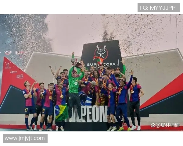 去年皇马与巴萨的巅峰对决回顾及精彩瞬间分析