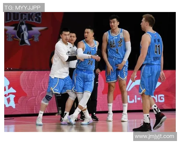 首钢与新疆激战正酣视频直播精彩瞬间回顾与分析 首钢与新疆激战正酣视频直播精彩瞬间回顾与分析