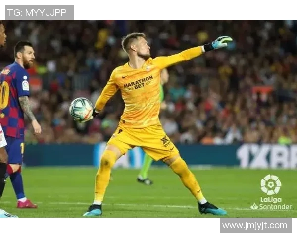 库尔图瓦：守护球门的铁血战士与传奇门将之路