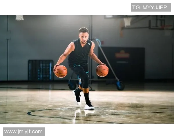 库里招牌动作解析:如何在篮球场上轻松掌握他的投篮技巧与风格 库里招牌动作解析:如何在篮球场上轻松掌握他的投篮技巧与风格