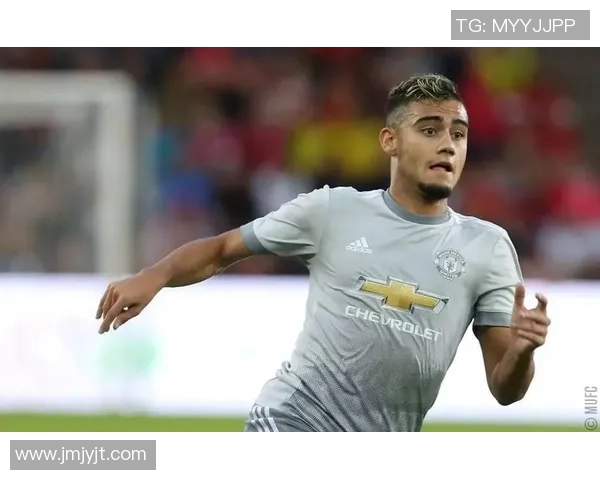 瓦伦西亚中场再次受伤，球队战绩直线下滑，主帅面临压力增加